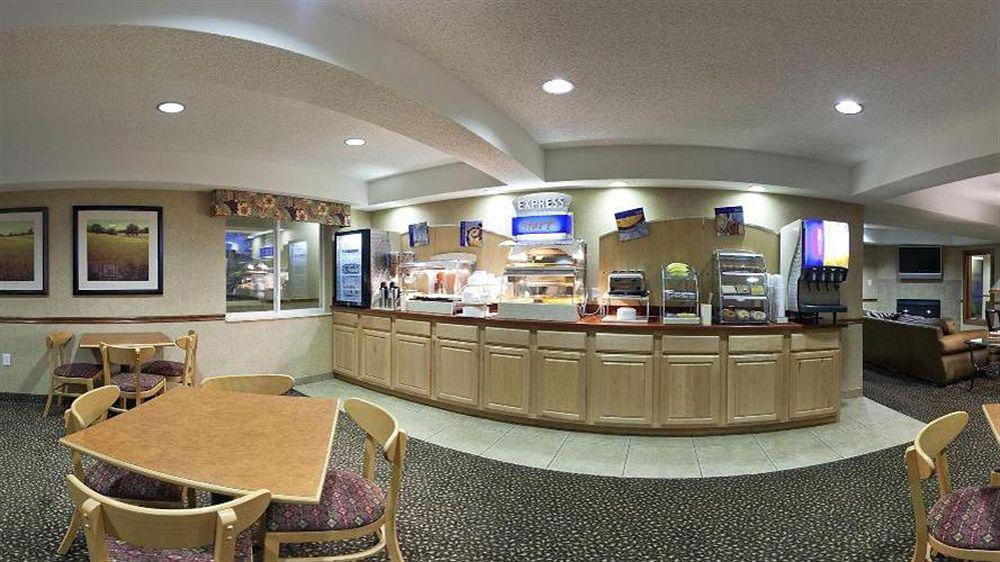 Holiday Inn Express Warrenton By Ihg Exterior photo