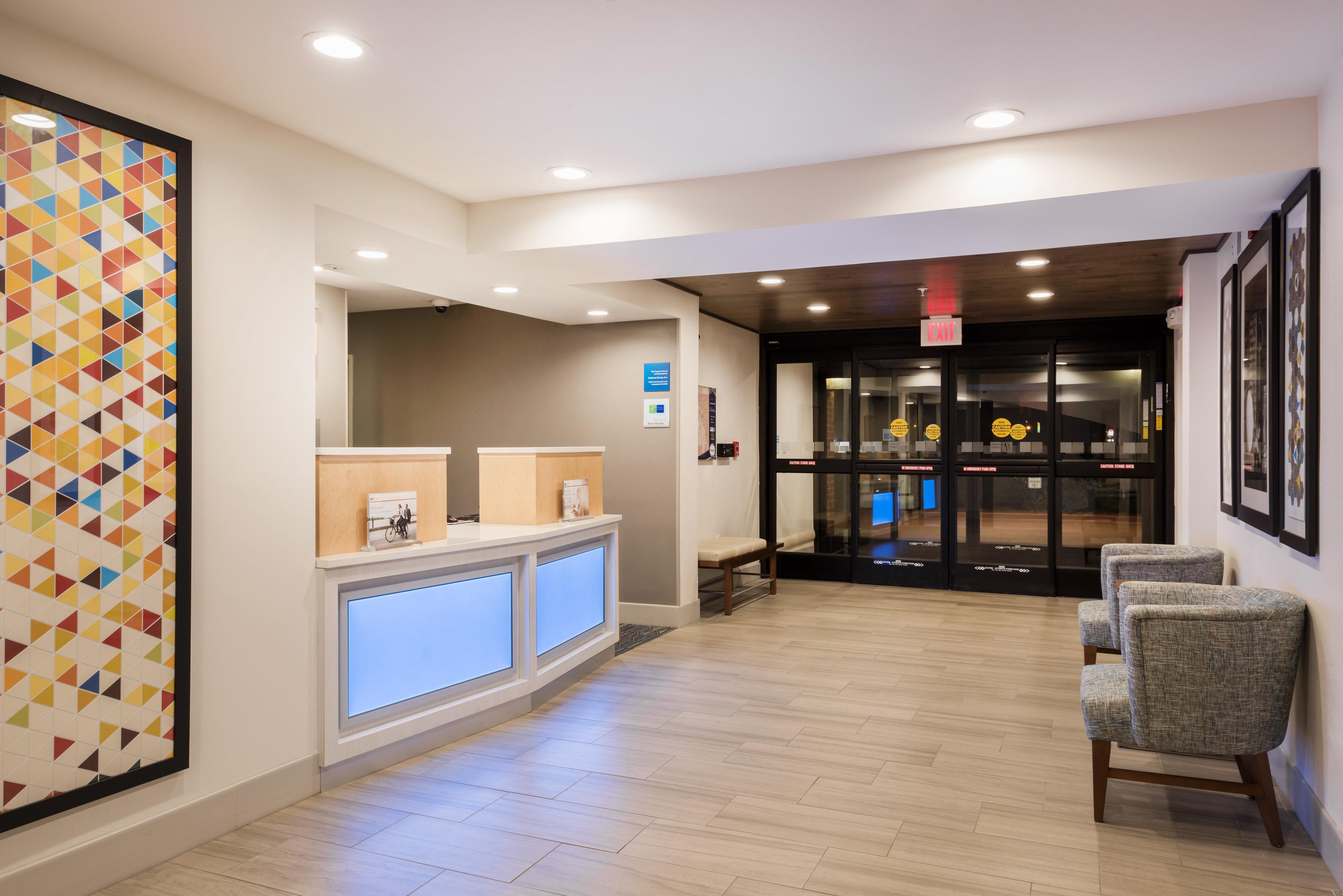 Holiday Inn Express Warrenton By Ihg Exterior photo