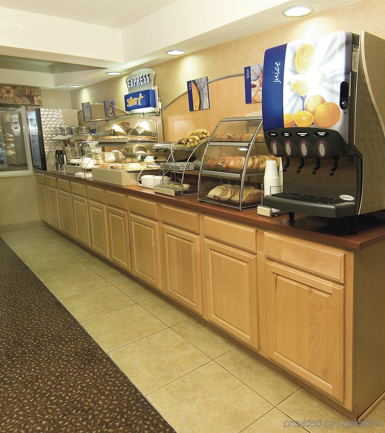 Holiday Inn Express Warrenton By Ihg Restaurant photo